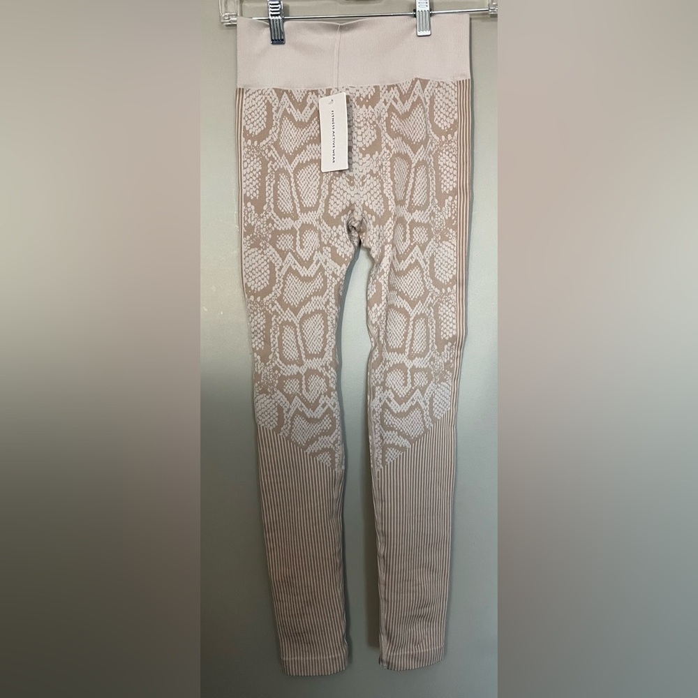 NEW Yoga Set- Matching Bra and Leggings - Picture 10 of 12